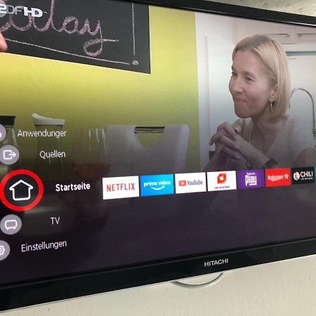 Modernes Zimmer Mit Kuechenzeile Und Bad Denkte Zewnętrze zdjęcie